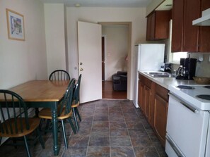 Classic Cottage, 2 Bedrooms | In-room dining - Ocean Avenue Inn (Westport)