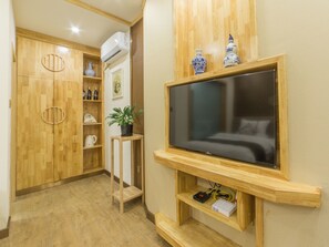 Design-Zweibettzimmer | Schreibtisch, Verdunkelungsvorhänge, kostenloses WLAN