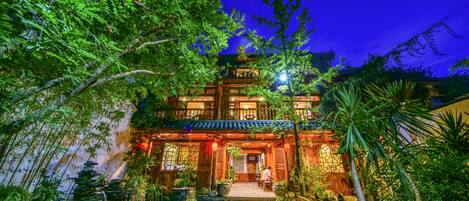 Façade de lâhĂ©bergement - soirĂ©e/nuit