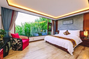 Deluxe Double Room | Desk, blackout drapes, free WiFi