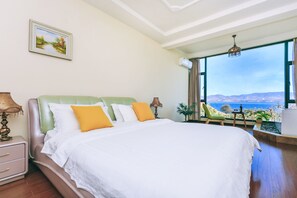 Quarto casal luxo (Mainland China Citizen Only) | Escrivaninha, cortinas blackout, Wi-Fi de cortesia