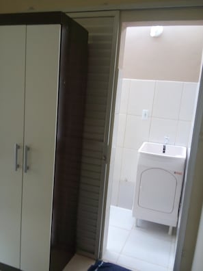 Bathroom - Net Kit for 4 people (Ingleses do Rio Vermelho)