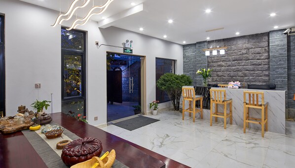 Concierge desk