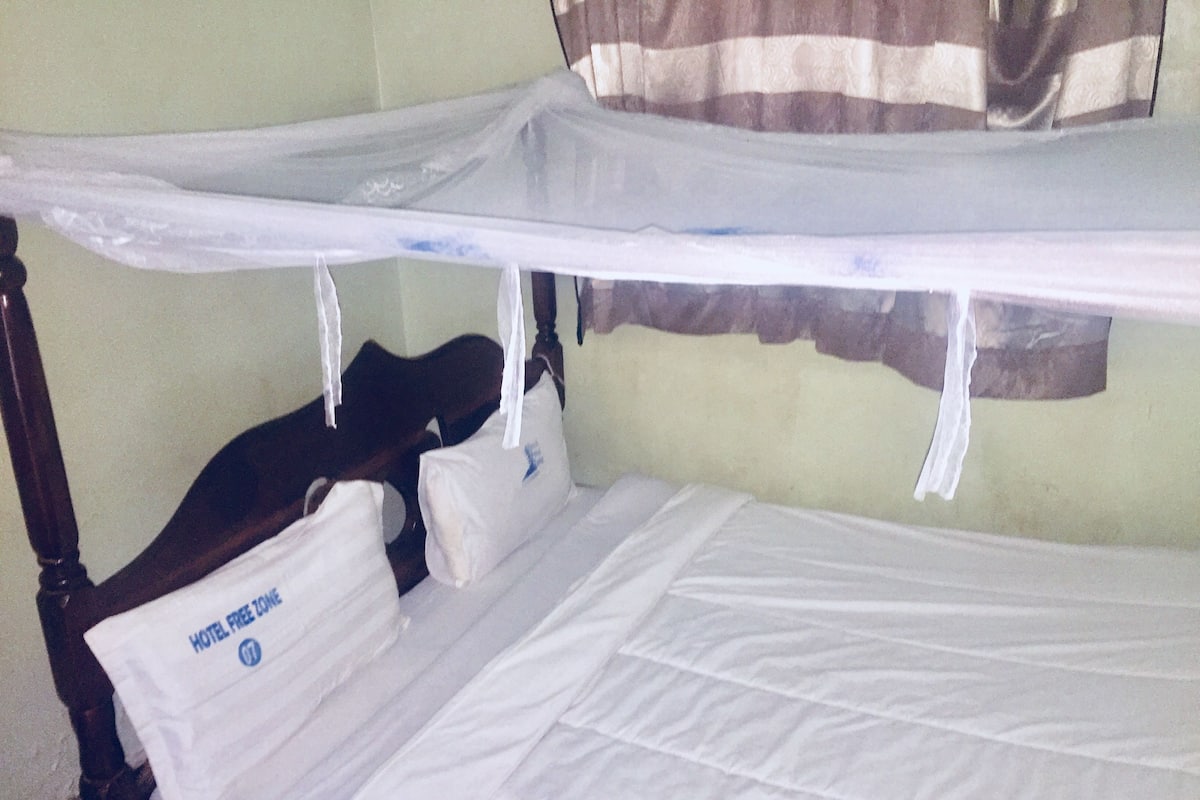 Desk, iron/ironing board (on request), rollaway beds, free WiFi