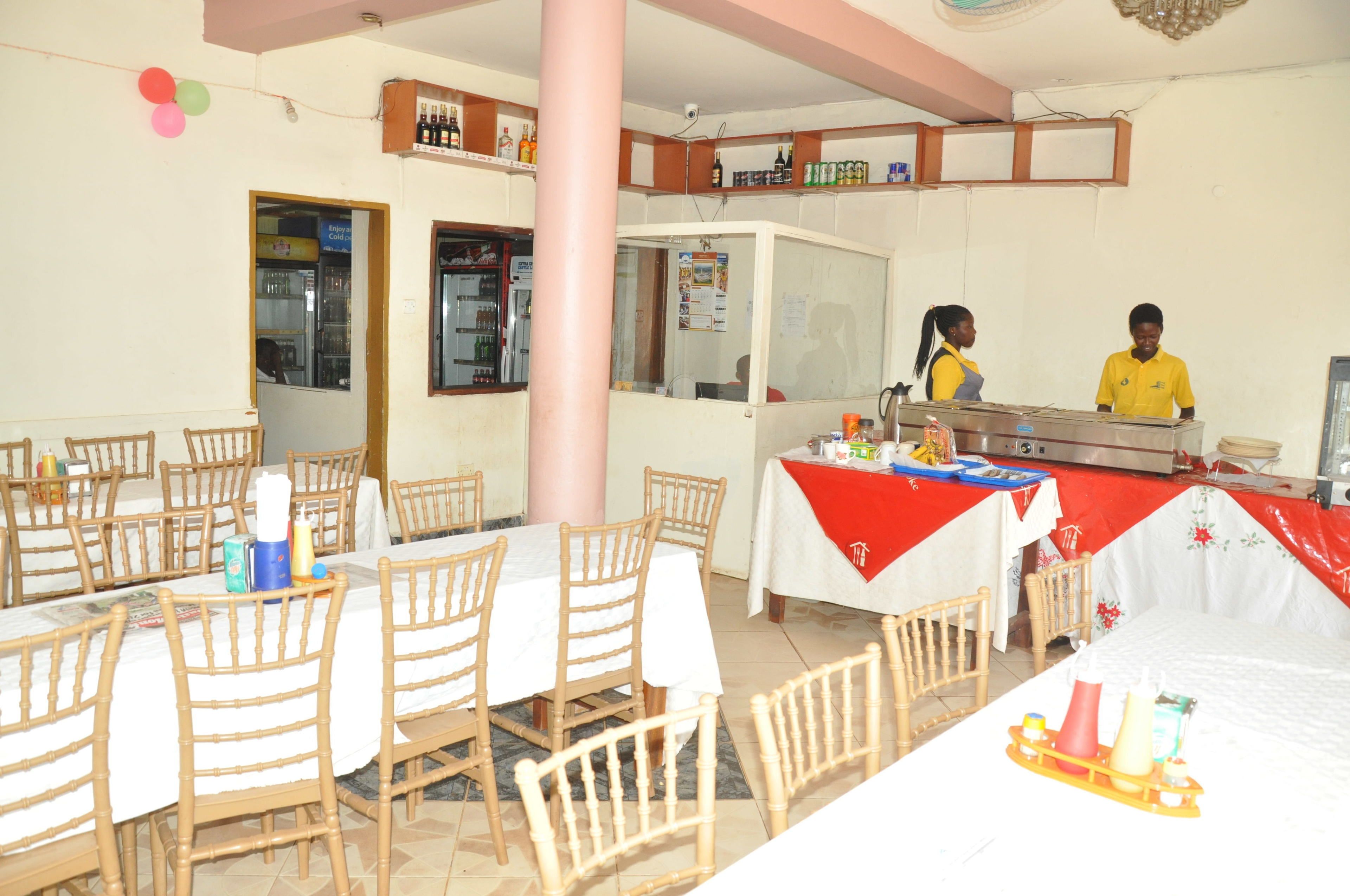 Breakfast, lunch, dinner served; local and international cuisine 