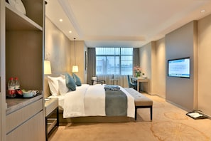 Sunshine King Bed Room
