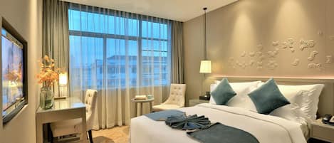 Junior Room | Premium bedding, down duvets, pillow-top beds, free minibar items