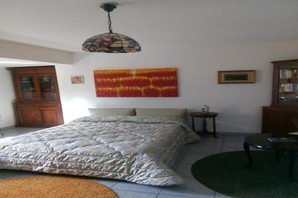 1 bedroom, iron/ironing board, WiFi, bed sheets - B&B, "Al Vecchio Studio" Vibo valentia, Via XXV Aprile 32, Vibo Valentia. (Vibo Valentia)