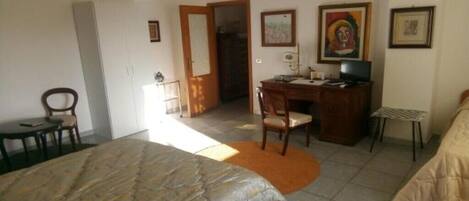 1 soverom, strykejern/-brett, wi-fi og sengetøy