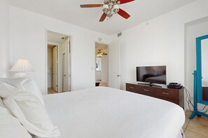 3 chambres, fer et planche à repasser, Internet gratuit, draps fournis
