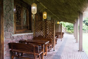 Porch - Floral Hotel Anji Shuyiquanzhen Valley (Huzhou)