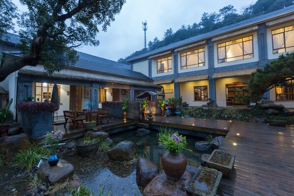 Exterior - Floral Hotel Anji Zhongdeyuan (Huzhou)