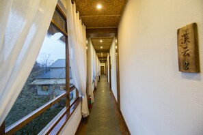 Porch - Floral Hotel Anji Zhongdeyuan (Huzhou)