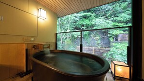 Tremannsrom – deluxe (Private Open-Air Bath) | Utsikt fra rommet