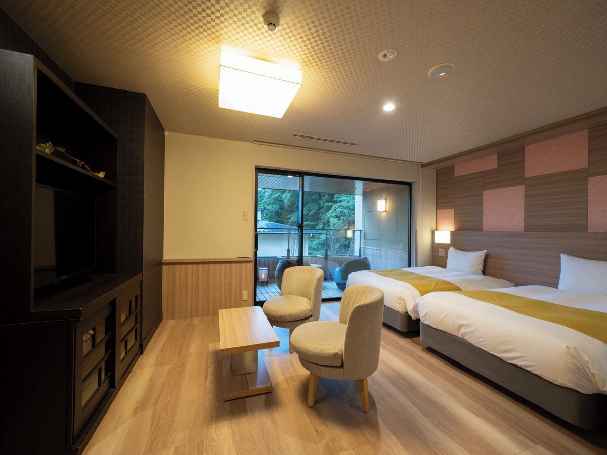 Habitación Premium (Private Semi-Open Air Bath) | Ropa de cama de alta calidad, caja fuerte, escritorio y wifi gratis