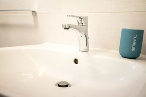 Shower, hair dryer, bidet - One bedroom apartment in Torre Lapillo (TL74) (Torre Lapillo)