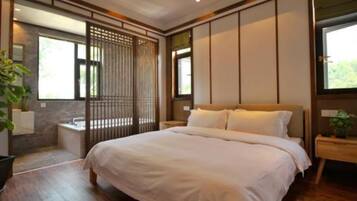 Luxury Double Room | Blackout drapes, free WiFi