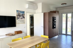 Dining - M026 - Marcelli, new three-room apartment with terrace 80 meters from the sea (Marcelli)