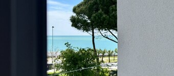 M026 - Marcelli, new three-room apartment with terrace 80 meters from the sea