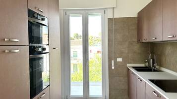 Fridge, oven, dishwasher