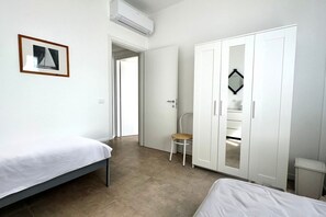 2 bedrooms, bed sheets
