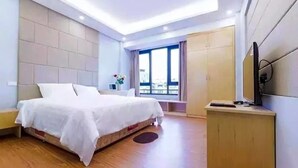 Deluxe Room | Minibar, in-room safe, desk, WiFi (free) - Urhome Apart Hotel (Hanoi)