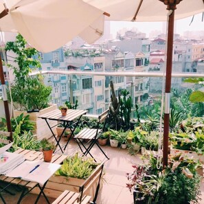Terrace/patio - Urhome Apart Hotel (Hanoi)