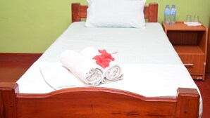 Blackout curtains, soundproofing, iron/ironing board, rollaway beds - akr hotel (Kilinochchi)