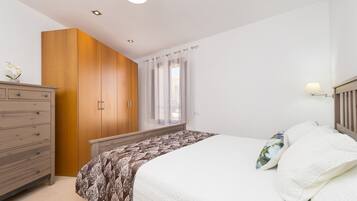 4 Schlafzimmer, Bügeleisen/Bügelbrett, kostenloses WLAN, Bettwäsche