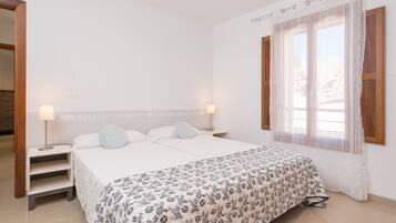 4 soverom, strykejern/-brett, wi-fi (inkludert) og sengetøy