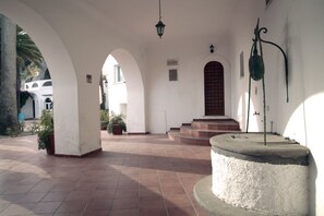 Interior entrance - Eremo di Montevergine (Forio)