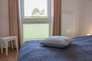 2 Schlafzimmer, Reisekinderbett, kostenloses WLAN