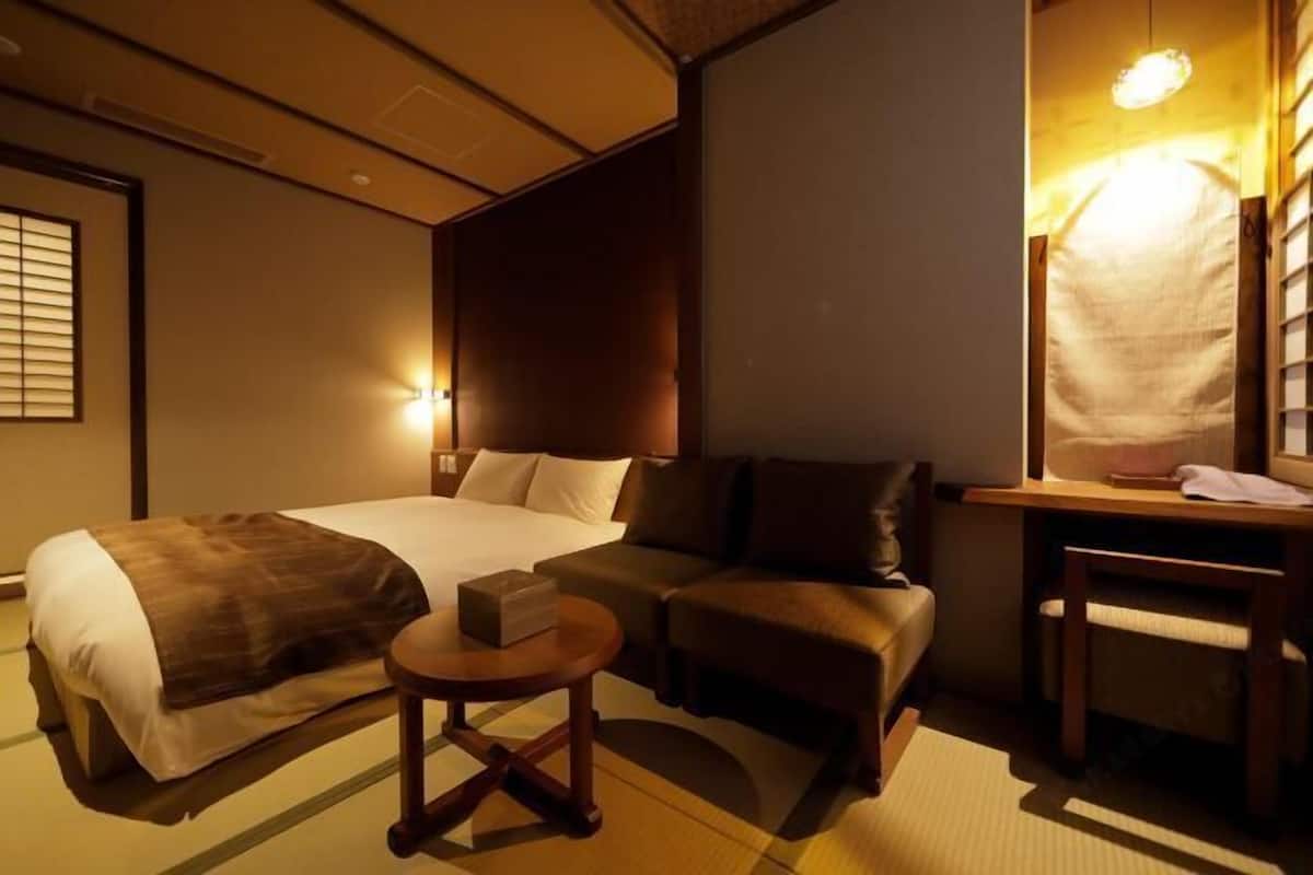 Donzen dekbedden, een kluis op de kamer, gratis wifi, beddengoed