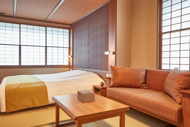 Edredón, caja de seguridad en la habitación, wifi gratis y ropa de cama 