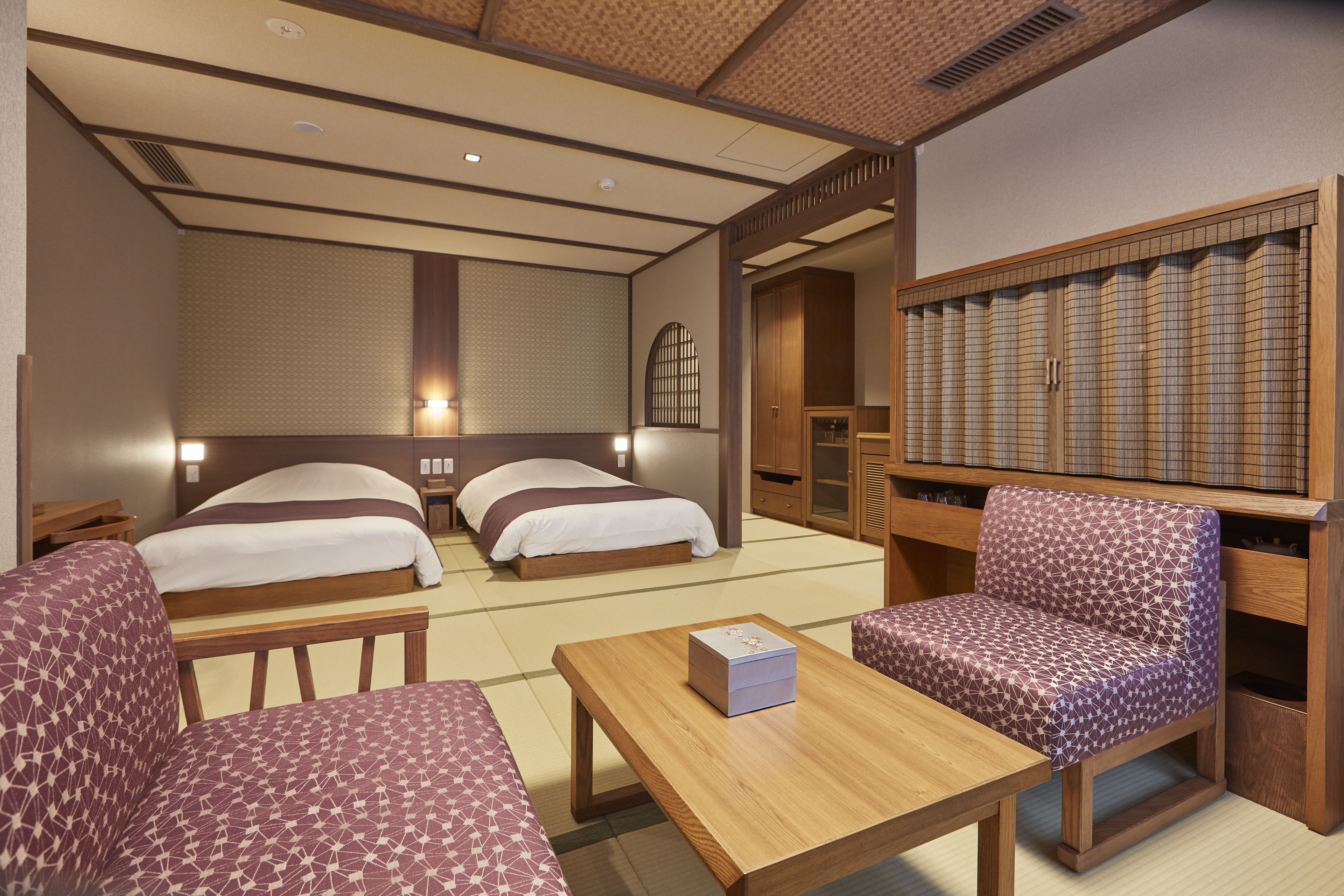 japanese style suite | down duvets, in-room safe, free wifi, bed sheets