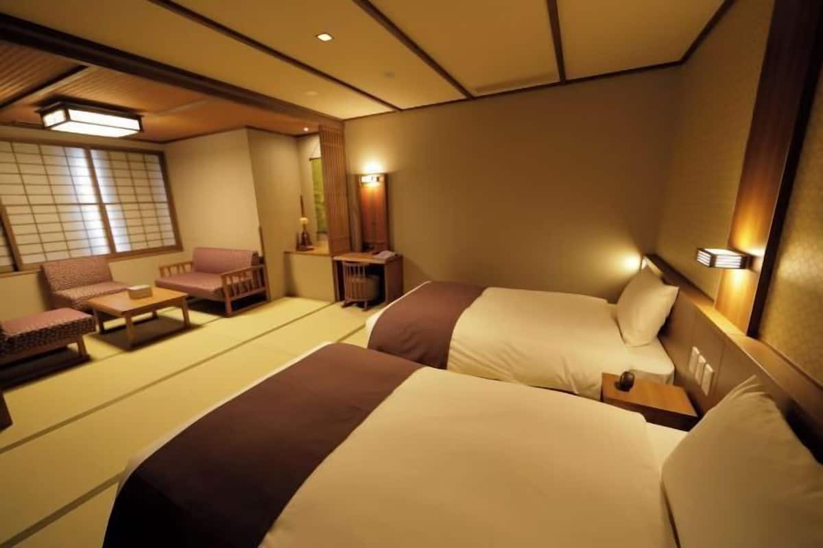 Down duvets, in-room safe, free WiFi, bed sheets