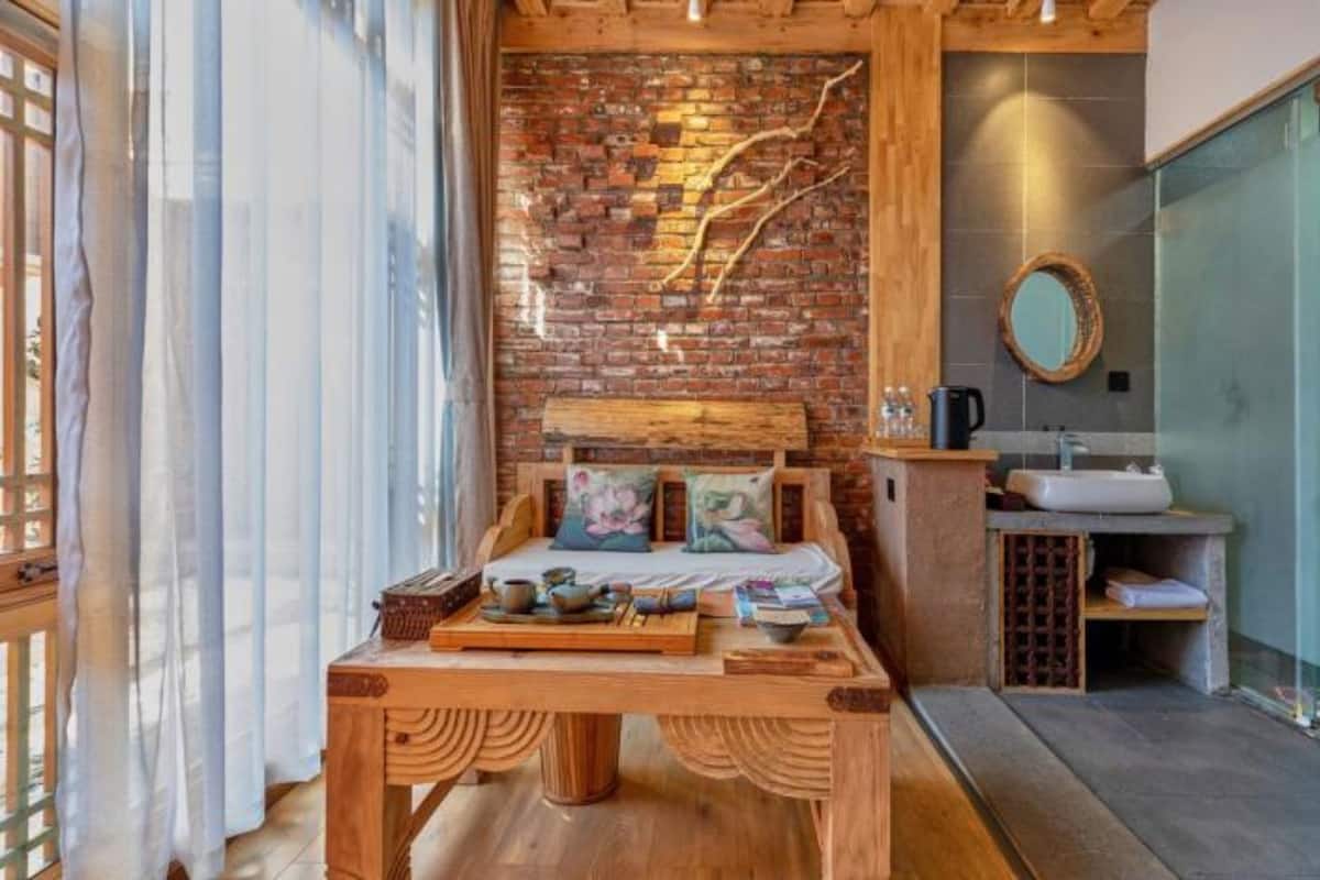 Comfort Double Room | Desk, blackout drapes, WiFi (free), bed sheets