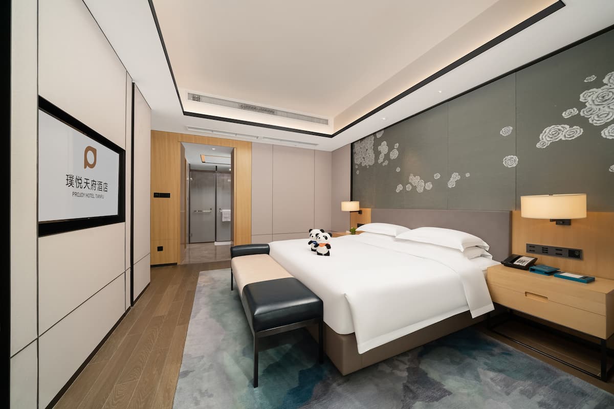 Senior suite | 1 slaapkamer, donzen dekbedden, een minibar, een kluis op de kamer