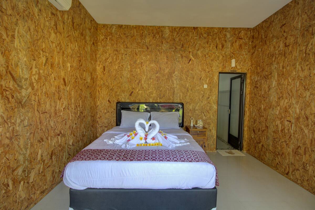 Basic Double Room | WiFi (free), bed sheets