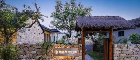 Entrée de l’hébergement