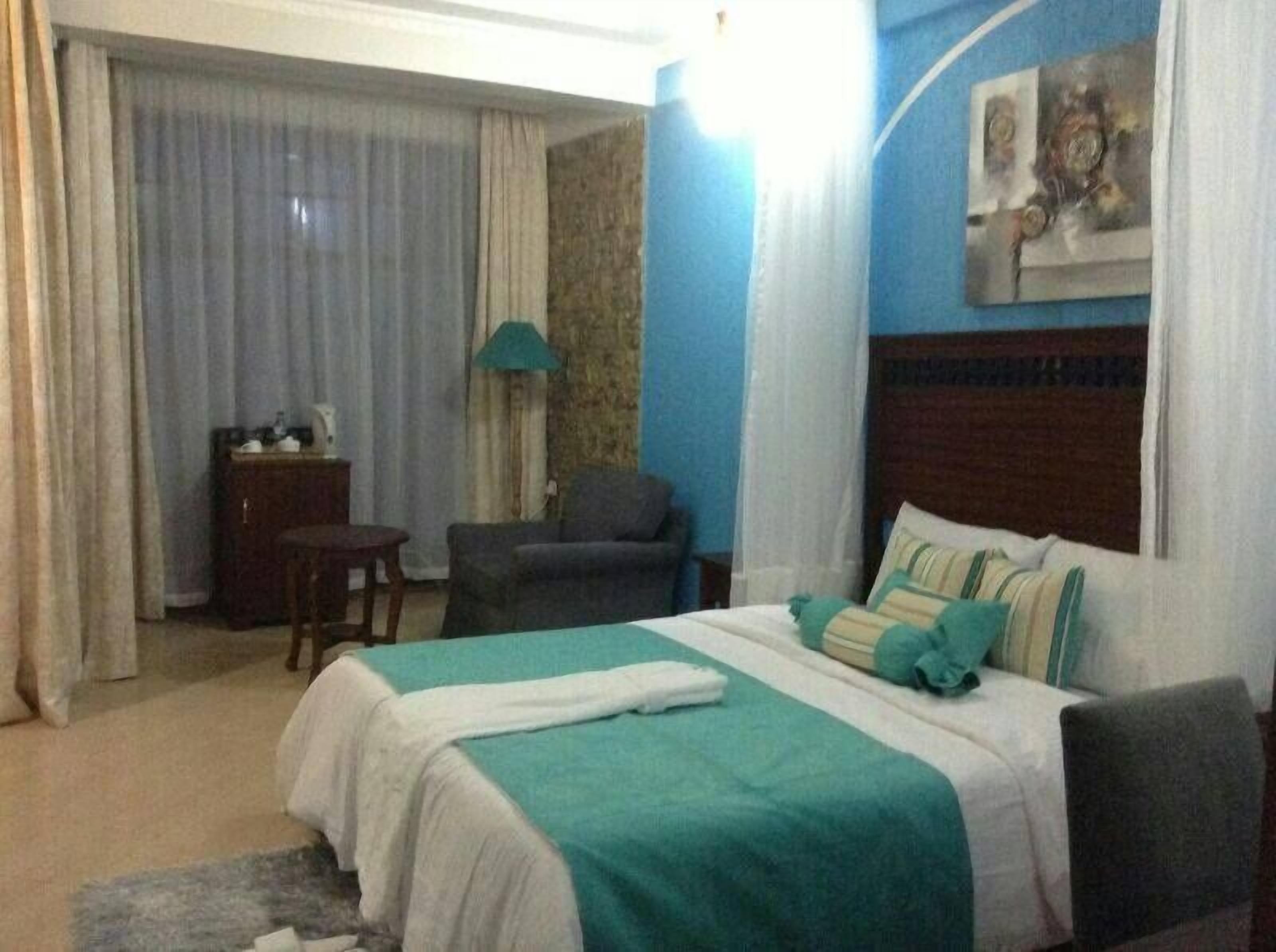 Dobbeltrom – standard | Skrivebord, blendingsgardiner, wi-fi (inkludert) og sengetøy