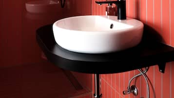 Shower, free toiletries, hair dryer