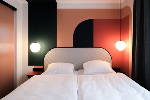 Double Room, Private Bathroom | Desk, soundproofing, free WiFi - The Dot - 24-7 Check-in (Munich)