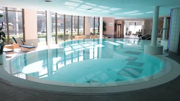 Innenpool, Liegestühle