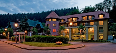 Front of property – evening/night. Hotel Habichtstein