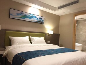 Quarto casal standard | Escrivaninha, Wi-Fi de cortesia