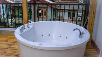 Desk, blackout curtains, free WiFi, bed sheets