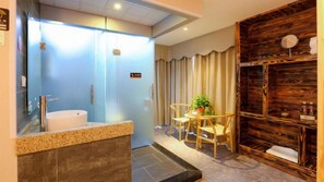 Desk, blackout drapes, free WiFi, bed sheets - Floral Hotel Libo Meet Inn (Qiannan)