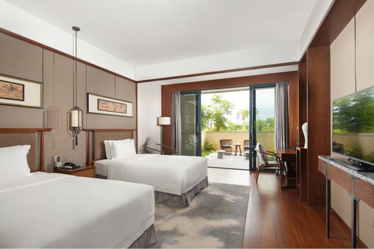 Deluxe Twin Room, Garden View | Premium bedding, down comforters, minibar, in-room safe