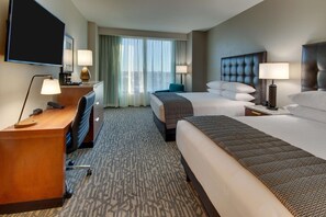 In-room safe, desk, laptop workspace, blackout curtains - Drury Plaza Hotel Nashville Downtown (Nashville)